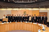 中國科學院江綿恒副院長（右八）率領一行九人代表團到訪中大。